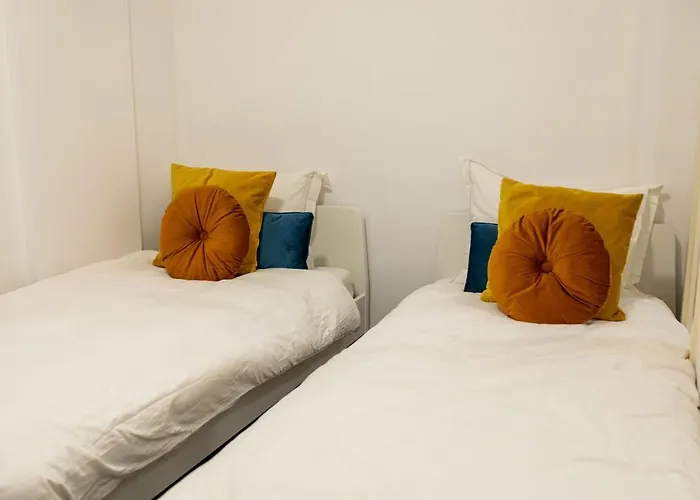 Luxury 100 M2 In Centre Of Apartment